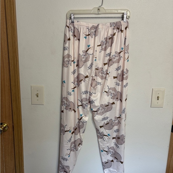 Sloth pajama set size extra large - Picture 9 of 10